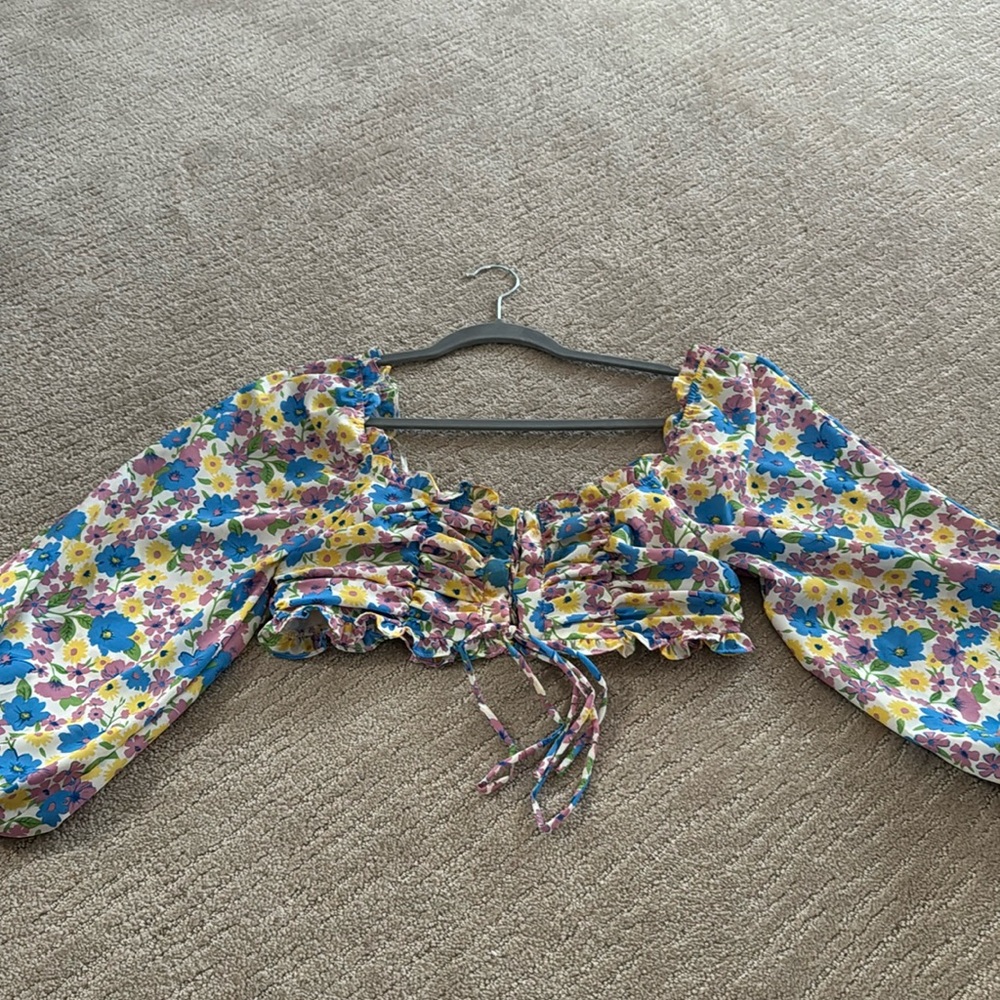 CROPPED FLORAL LONG SLEEVE